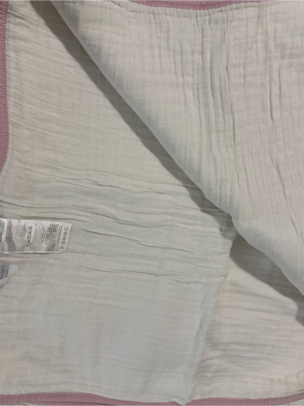 Aden and Anais Dream on Me Heart Print Muslin Swaddle Blanket